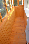 Деревянное остекление и отделка П-образного балкона в доме II-49 - фото 3